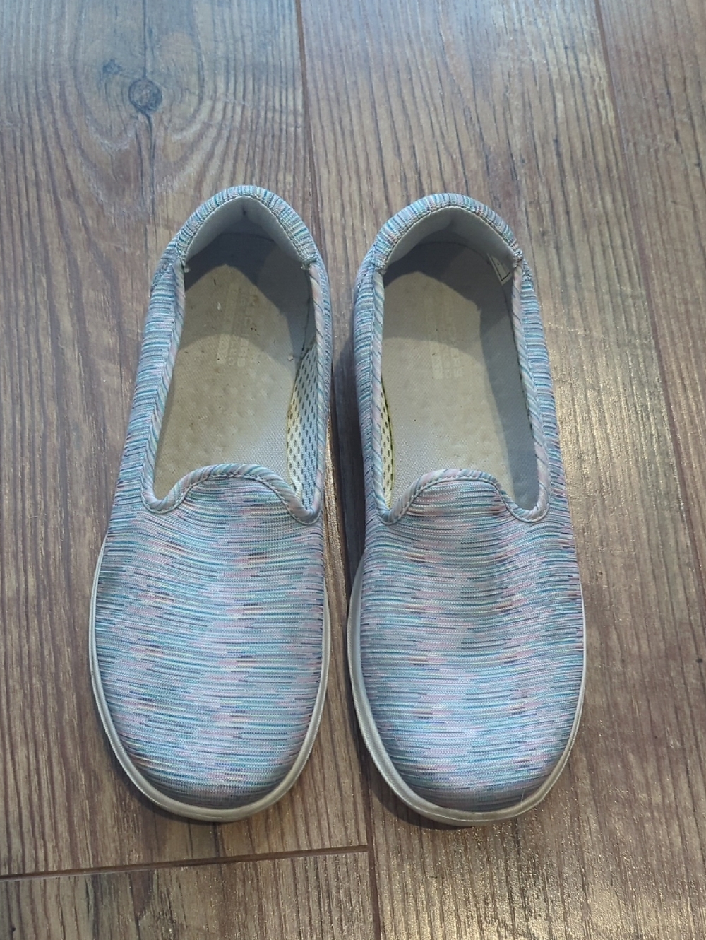 Sketchers Casual Slip-On Sneakers in Pastel Multi